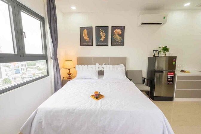 studio cửa sổ thoáng full nội thất