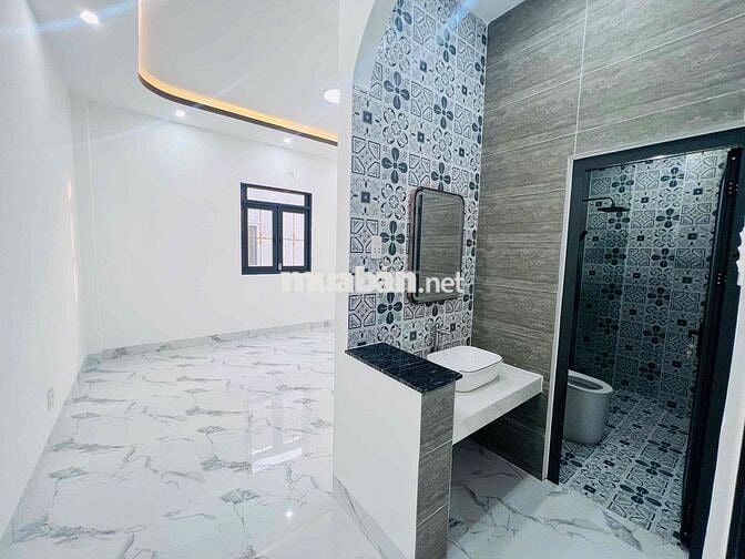 má 7 mới xây xong cần bán gấp đi mỹ với con ở