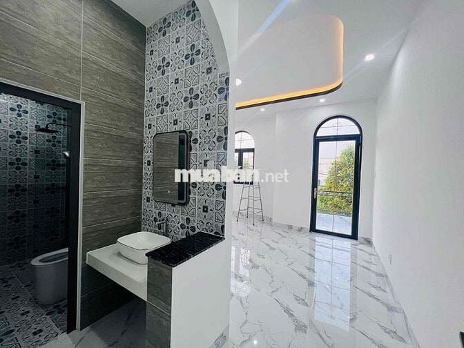 má 7 mới xây xong cần bán gấp đi mỹ với con ở