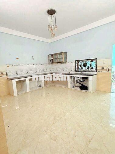 🏘️ Nhà Mặt Tiền 210m2,3phòng, gác lửng, Thị trấn Hóc Môn 🏘️