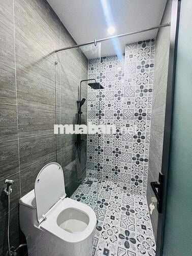 má 7 mới xây xong cần bán gấp đi mỹ với con ở