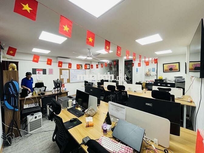 Bán nhà Doãn Kế Thiện, 80m² 14.5 tỷ, ôtô vào nhà, gần phố, ở sướng