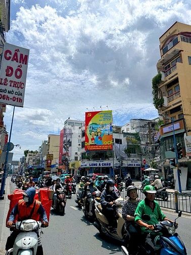 BÁN NHÀ MẶT TIỀN : 451 HAI BÀ TRƯNG - P. 8 - Q. 3 - TPHCM