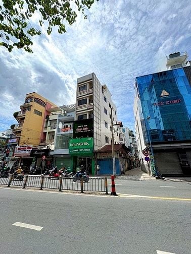 BÁN NHÀ MẶT TIỀN : 451 HAI BÀ TRƯNG - P. 8 - Q. 3 - TPHCM