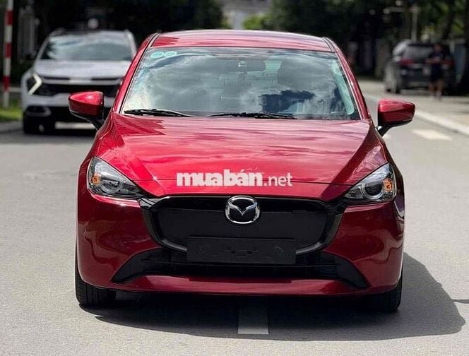Mazda 2 giảm giá cực sốc cuối năm