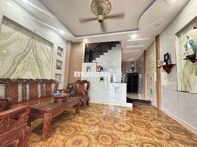 Bán nhà đường số 8, Linh Xuân, Thủ đức- 50m2- HXH thông- 4PN - 3 tầng.