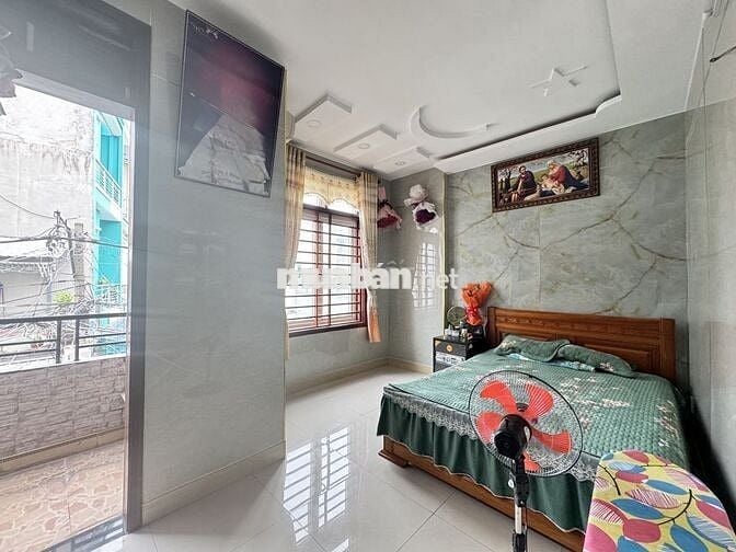 Bán nhà đường số 8, Linh Xuân, Thủ đức- 50m2- HXH thông- 4PN - 3 tầng.