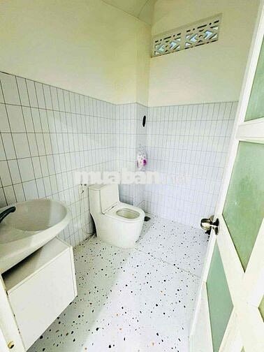 CHO THUÊ GẤP NHÀ MẶT TIỀN 26B HOA LAN -  6 PHÒNG 6WC - KD SPA,NAIL..