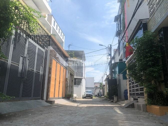 Gấp bán - Đình Phong Phú - hẻm tải - 80m2 - giá 6.9 tỷ