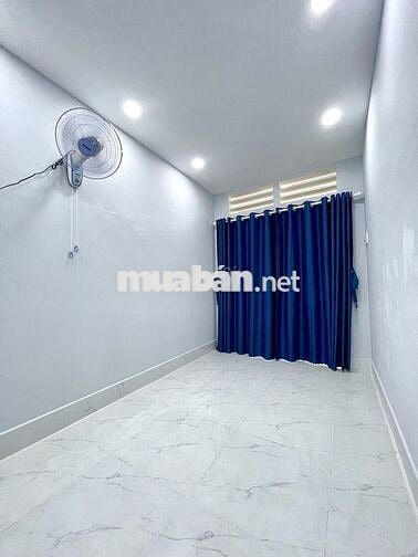 Bán nhà HXH, Lạc Long Quân, hẻm thông, 22m2 hơn 2 tỷ