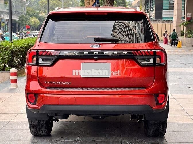 Ford Everest Titanium Màu Đỏ 2023  - 14000 km
