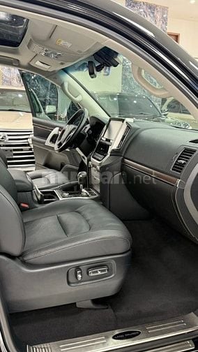 Bán Toyota Land Cruiser 4.6V8, sản xuất 2020. Xe cực đẹp.