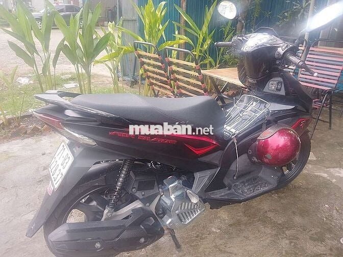 Xe máy Honda Air Blade màu đen mờ