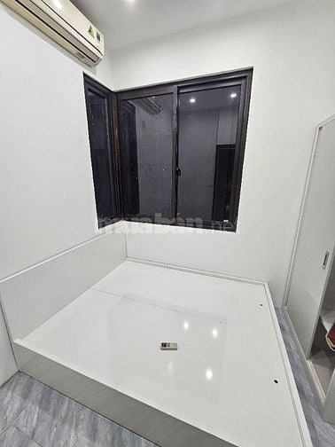 Bán nhà phố Bạch Mai , ngõ Ba gác thông 15m, 4 tầng giá 2,1 tỷ 