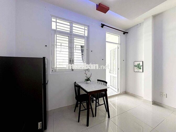 CHO THUÊ CĂN HỘ STUDIO BAN CÔNG CMT8 QUẬN 10,CV LÊ THỊ RIÊNG,RỘNG 30m2