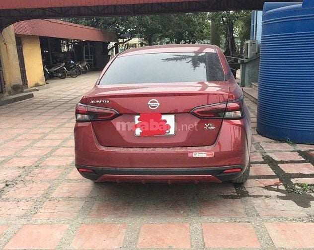 Xe gia đình Nissan Almera 2002
