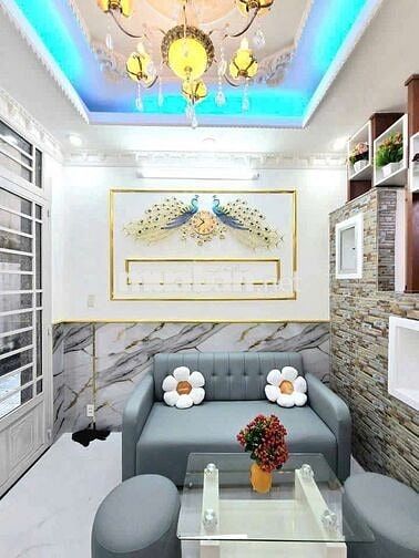 Nhà nguyên căn 2 lầu 2 phòng ngủ 1 phòng nhỏ để đồ. 2 WC