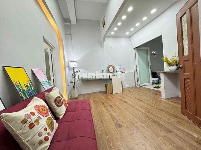 Công viên Hoàng Văn Thụ - Trung tâm thành phố - 2PN vá cực hời