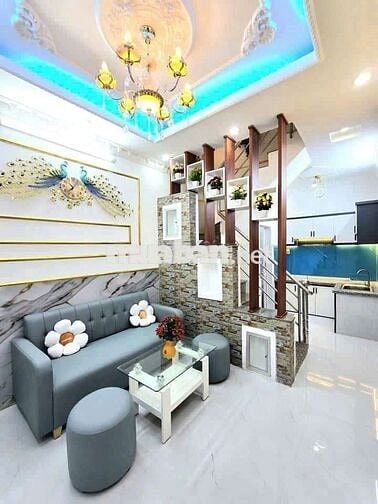 Nhà nguyên căn 2 lầu 2 phòng ngủ 1 phòng nhỏ để đồ. 2 WC