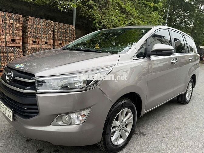 Toyota Innova 2019  - 12000 km