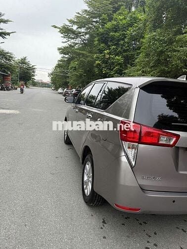 Toyota Innova 2019  - 12000 km