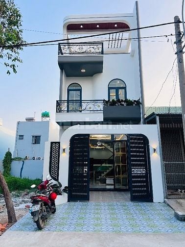 má 7 mới xây xong cần bán gấp đi mỹ với con ở