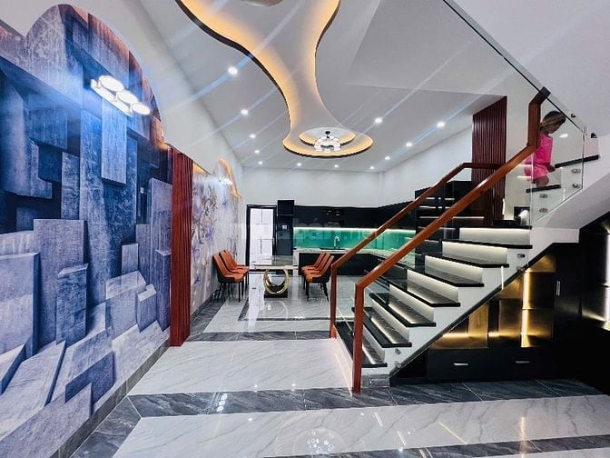 má 7 mới xây xong cần bán gấp đi mỹ với con ở