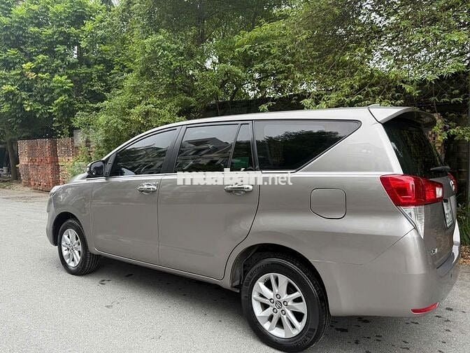 Toyota Innova 2019  - 12000 km