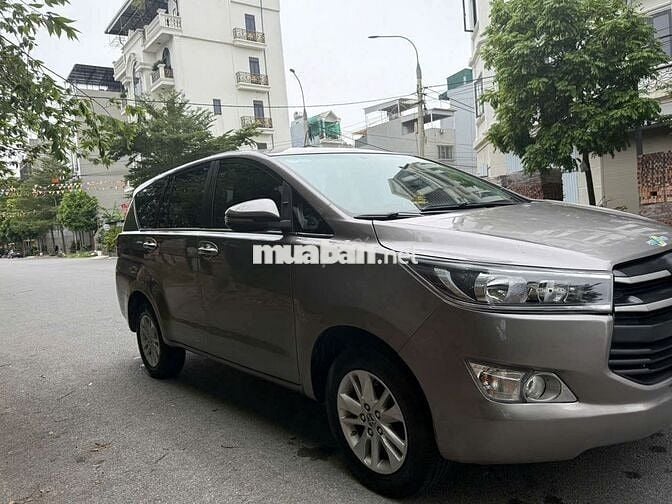Toyota Innova 2019  - 12000 km