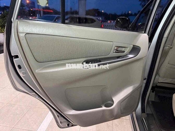 Toyota Innova 2012 2.0G - 350tr còn bớt