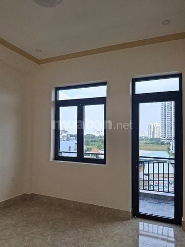 nhà HXH, cách Phạm H Lầu 25m, ngã 4 Nguyễn Lương Bằng 200m,Q7