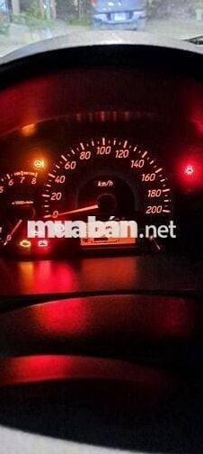 Mitsubishi Mirage 2016 số sàn màu đỏ
