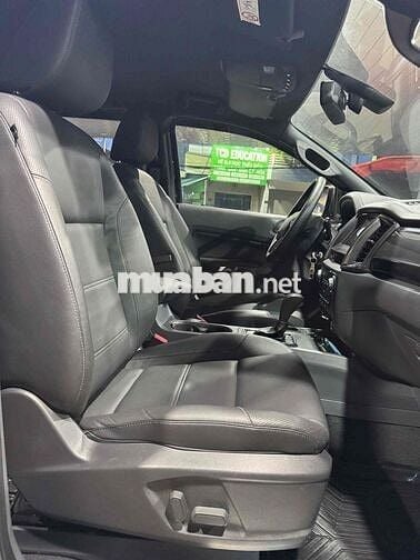 Everest Titanium 2.2L Rất Đẹp Bán Tại Hãng Ford