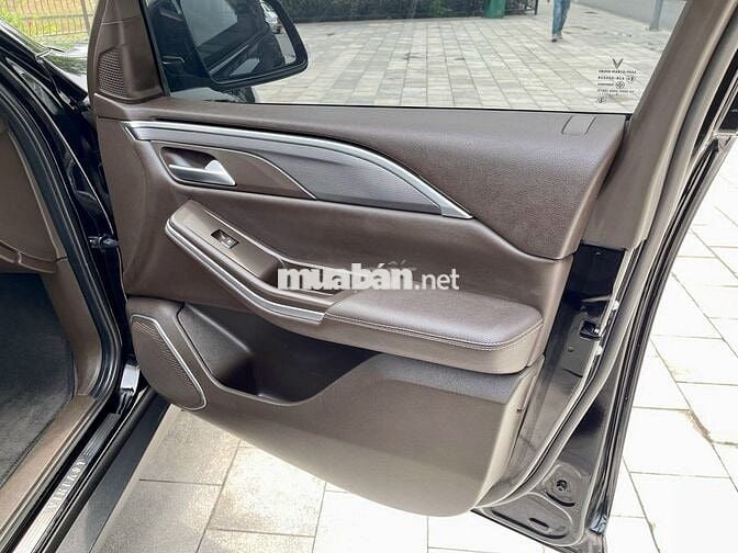 VinFast Lux SA2.0 sx 2020 2.0 AT - 50,000 km.