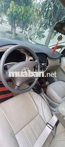 TOYOTA INNOVA 2.0 G 2010 số sàn 8 chỗ