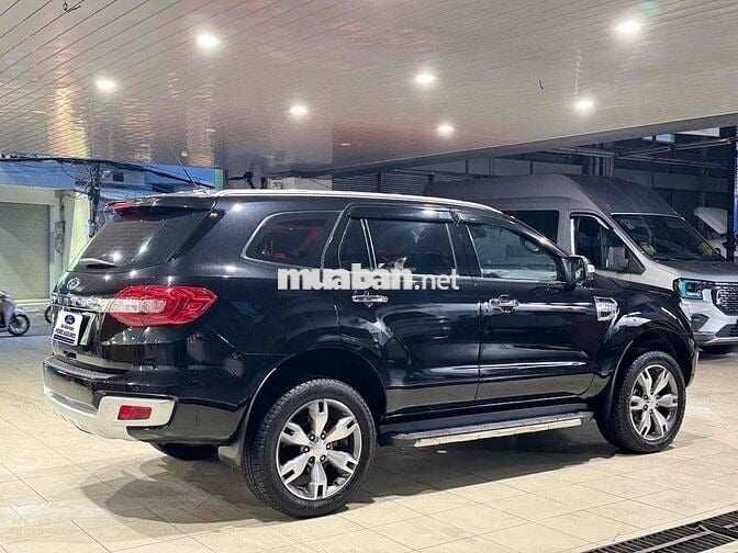Everest Titanium 2.2L Rất Đẹp Bán Tại Hãng Ford