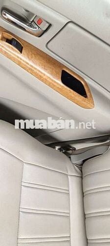 TOYOTA INNOVA 2.0 G 2010 số sàn 8 chỗ