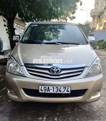 TOYOTA INNOVA 2.0 G 2010 số sàn 8 chỗ