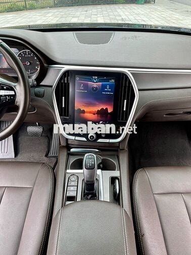 VinFast Lux SA2.0 sx 2020 2.0 AT - 50,000 km.
