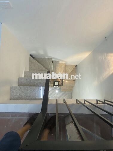 Bán Nhà Tô Hoàng 15M x 4 Tầng Chỉ 2,1 Tỷ. Nhà mới, ở luôn, 30m ra ô tô