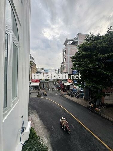 Nhà 4 lầu 4x20m MT Trần Hưng Đạo , P.Tân Thành,TP, giá nhĩnh hơn 14 tỷ