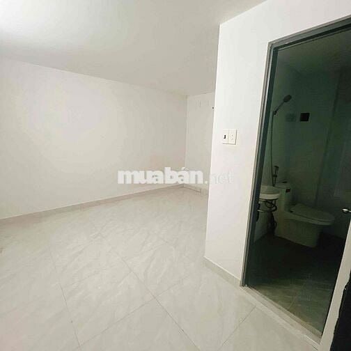 nhà 2 căn 1 sổ khu dân cư hiện hữu hẻm 4 m . 2 phòng ngủ 1 phòng thờ