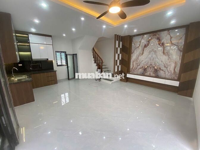 Nhà 4T*43m2 lô góc-ngõ thông ô tô đỗ cửa-Sát ĐL Thăng Long-Giá 4,35 tỷ