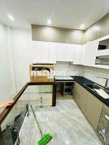 NHÀ ĐẸP LẠC LONG QUÂN  – Ô TÔ TRÁNH – VỈA HÈ RỘNG– GẦN TÂY HỒ