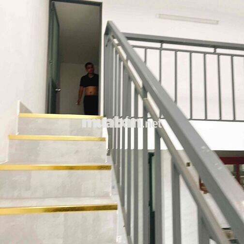 nhà 2 căn 1 sổ khu dân cư hiện hữu hẻm 4 m . 2 phòng ngủ 1 phòng thờ