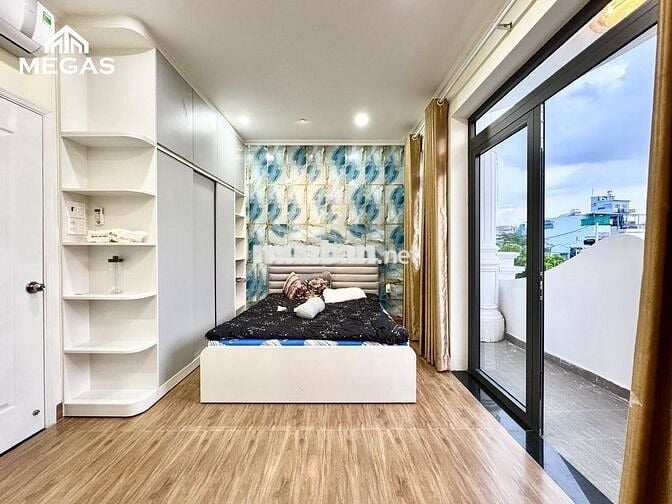 PHÒNG BAN CÔNG MẶT KÍNH SANG TRỌNG - FULL NỘI THẤT - 71 Đ.SỐ 6