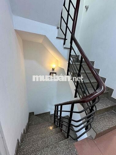 Nhà Mới  3PN  Nguyễn Chảnh Chân Quận 1