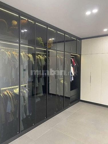 Nhà đẹp ngay Nguyễn Thượng Hiền giá 4tỷ460,70m2 HXH SHR gần trường họ