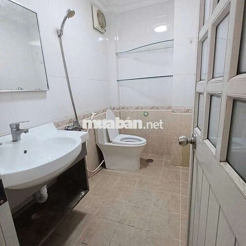 Căn Hộ 32m2 Cửa Sổ Rộng, Có ánh Sáng _ Chỉ Tính Điện và nước, Quận 1
