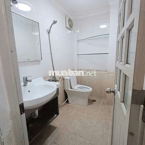 Căn Hộ 32m2 Cửa Sổ Rộng, Có ánh Sáng _ Chỉ Tính Điện và nước, Quận 1